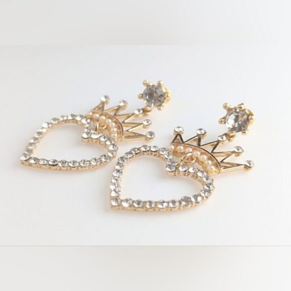 Betsey Johnson Gold crystal pearl crown heart earings with silver post - Picture 10 of 16